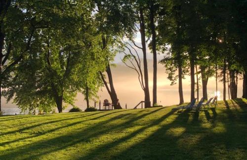 Lake Luzerne-Hadley Complejo | The Elms Waterfront Cottages