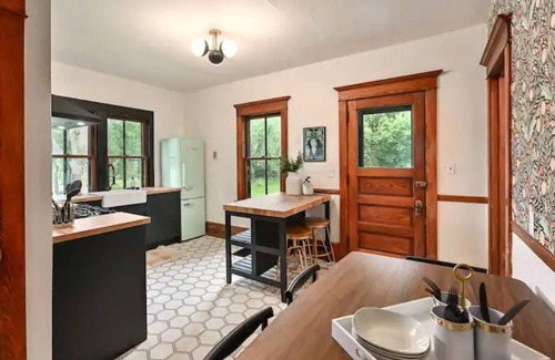 East Troy Casa | The Elmwood - Updated Historic Home in Village of East Troy