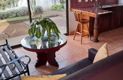 San Ramón Cama Y Desayuno | The Embassy Ministry Center BNB