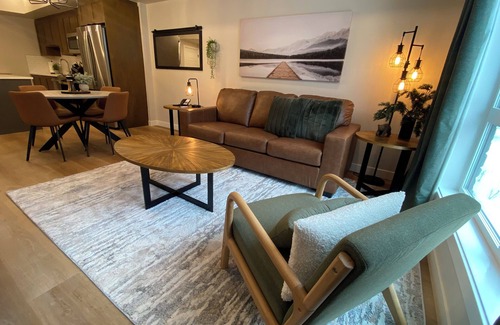 Dead Man's Flats Apartamento | The Emerald Mountain Getaway w/ Pool, hot tub and fitness room.