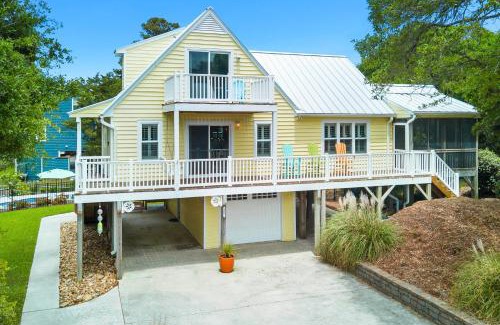 Emerald Isle Casa | The Emerald Owl House - Peaceful Emerald Isle Beach House w/Luxurious Heated Pool!