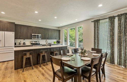 West Valley City Casa | The Emerald Retreat