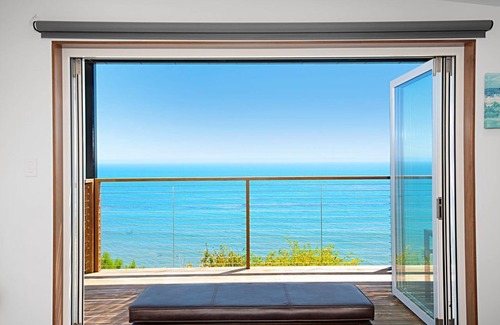 Western Malibu Casa | The Encinal Surf Shack I Ocean View & Private Direct Beach Access