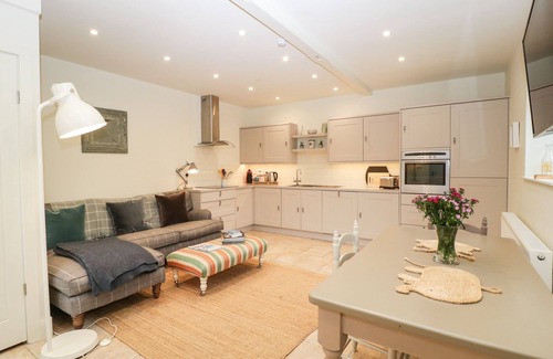 Langport Cabaña | THE END, character holiday cottage, with a garden in Langport