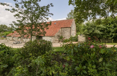 Langport Cabaña | THE END, character holiday cottage, with a garden in Langport