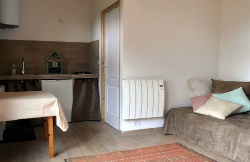 Saint-Leon-sur-Vezere Chalet De Esquí | La madera ecológica Ensoleillade Petit Chalet de 19m2 vistas al jardín.