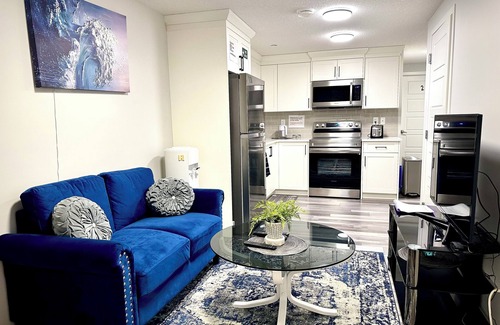 Calgary Casa | The entire suite
