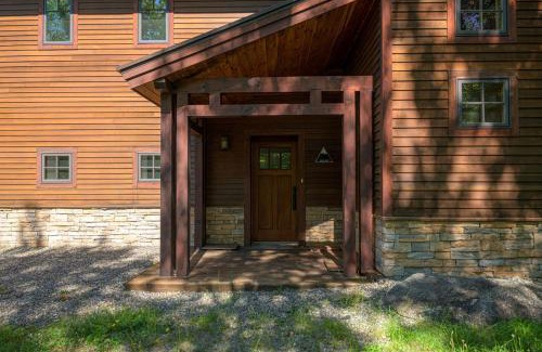 Carrabassett Valley Chalet De Esquí | The Epic Sugarloaf Family Getaway