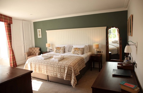 Conwy Hotel | The Erskine Arms