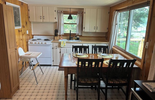 Harrison Cabaña | The Escape at Bluegill Lake! Lakefront Family Friendly, Fishing, No Cleaning Fee