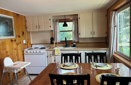 Harrison Cabaña | The Escape at Bluegill Lake! Lakefront Family Friendly, Fishing, No Cleaning Fee