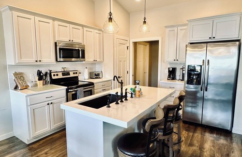 Spearfish Casa | The Escape in Spearfish No Steps Dbl Gar No Gravel! Cozy & Easy Access to I-90