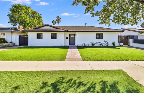 Winnetka Casa | The Escape Luxury Pool Home 30 minutes to Hollywood
