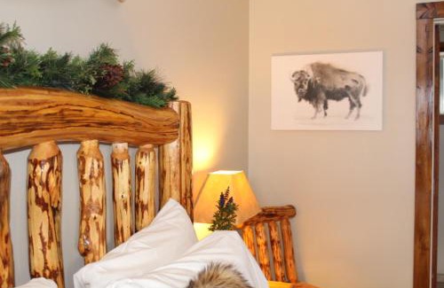 West Yellowstone Hotel | The Evergreen