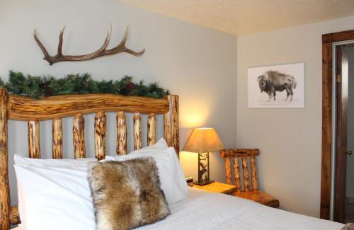 West Yellowstone Hotel | The Evergreen