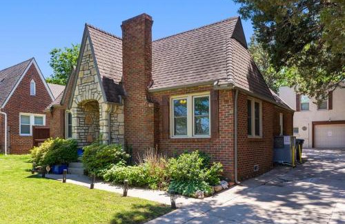 Oakland Casa | The EXPO Square House-walk to the show