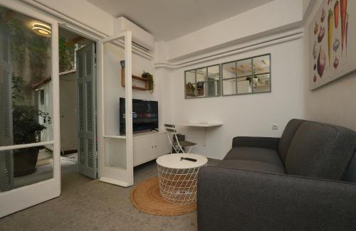 Pangrati Apartamento | The Extravagant studio in Pagkrati, Near Stadium