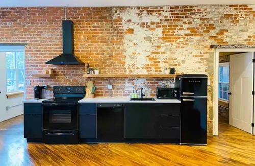 Reading Apartamento | The Factory On Locust
