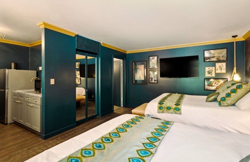 Cobb Hotel | The Fainting Couch Boutique Hotel Entire Place
