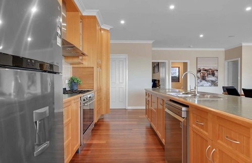 Calare Casa | The Fairway | Entertainer Opposite Wentworth Golf