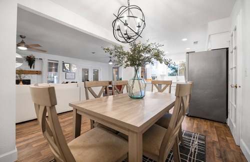 Springville Casa | The Fairway House at River Island Golf Course