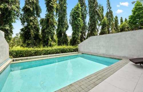Kathu Villa | The Fairways Villas - 5 bedrooms & bathroom for up to 14 guests 7kms to Patong