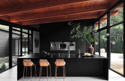 Austin Casa | The Falling Leaves Retreat - A Tranquil Wilderness Estate