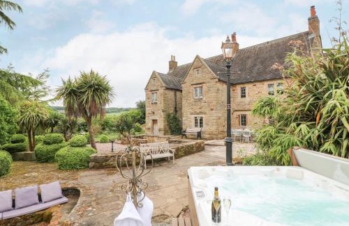 Milford Casa | The Farm House at Wildersley Farm