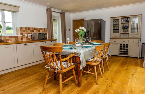 Chippenham Cabaña | The Farm House @ Nables Farm