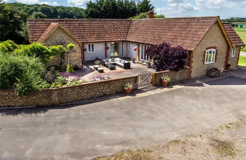Chippenham Cabaña | The Farm House @ Nables Farm