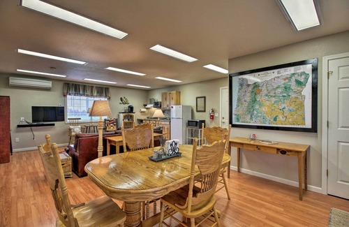 Harrisburg Otro | The Farm House on Mount Tom, Enjoy the Oregon countryside just north of Eugene