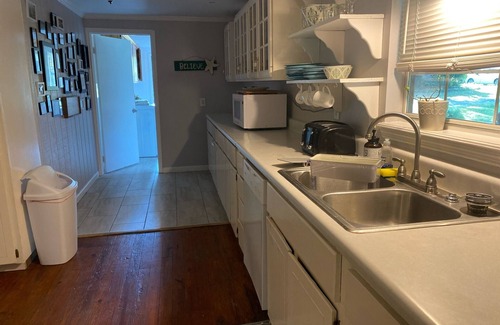 Waynesville Casa | The Farm! Spacious 5 acres and a pond to Explore! 30 minute drive from the Beach