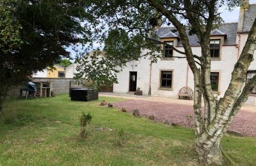 Forres Casa | The Farmhouse, 6 bed property, Forres
