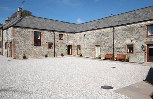 Newton Grange Cabaña | The Farriers Sleeps 5 (2 habitaciones) Granero convertido con acceso a High Peak Trail