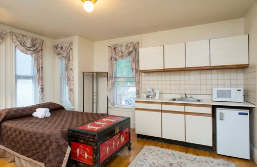 Allston Hotel | The Farrington Inn