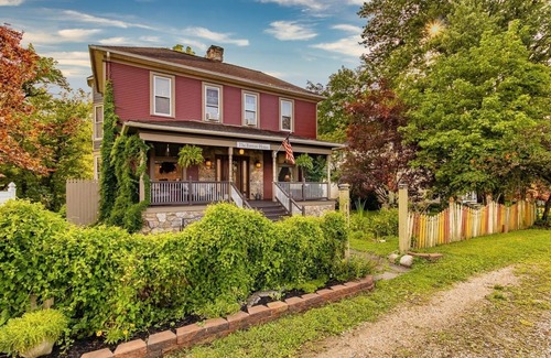 Nelsonville Casa | Farrow House- Canoa, bicicleta, caminata, área histórica. Ferrocarril del valle de Hocking,