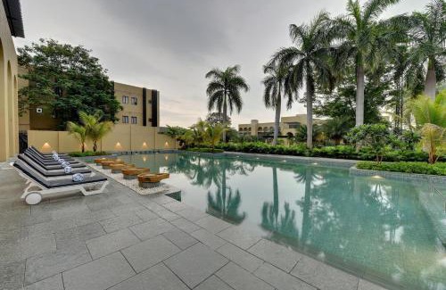 Kamrej Complejo | The Fern Vishranta Resort, Kamrej-Surat