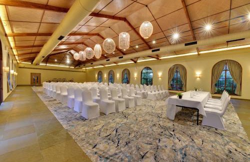 Kamrej Complejo | The Fern Vishranta Resort, Kamrej-Surat