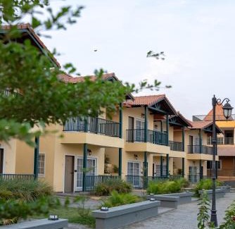 Dhari Complejo | The Fern Wisteria Resort, Dhari