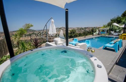Kfar Vradim Cabina | The Fifties suites