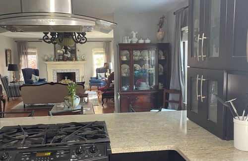 Shelby Casa | The Fig Tree Garden House. Casual elegance in a park like setting
