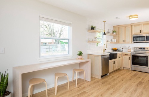 Springdale Casa | The Fika - Next to Lake Fayetteville Trail