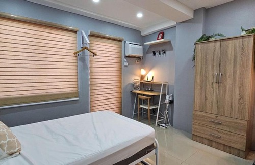 Moonwalk Apartamento | THE FIKA ROOM near MNL Airport - Scandi Studio Unit with Fast Wi-Fi & Netflix - Read Full Property Desc before booking
