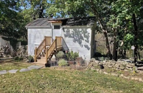 Staunton Casa | The Firefly Springhouse