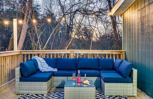 Elkton Cabina | The Fireside Retreat/Hot Tub/Movie Shed/Yard Games