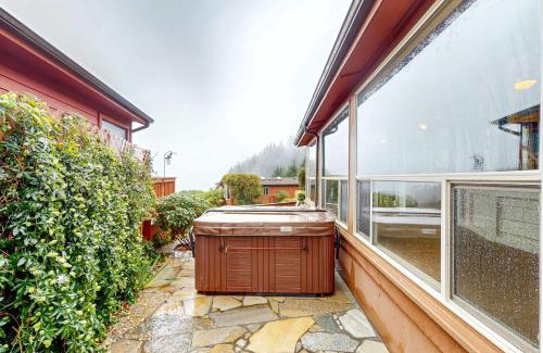 Brookings Casa | The Fish Bowl