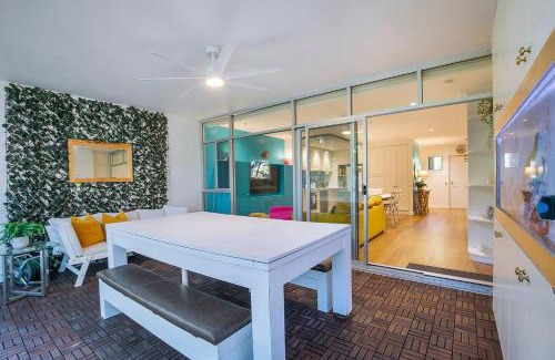Bulimba Apartamento | The Fish Bowl - Vibrant Riverside Escape with Pool