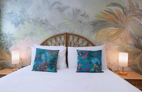 Bulimba Apartamento | The Fish Bowl - Vibrant Riverside Escape with Pool