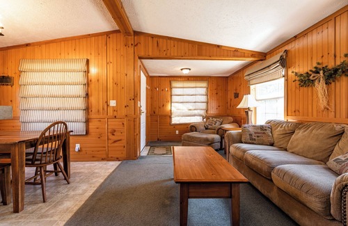 Neillsville Cabina | The Fish Cabin at the Riviera Resort in Neillsville, Wisconsin!