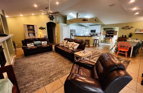 Homosassa Casa | The Fish House - Water Front - Fisherman's Retreat - Open Back Bay View